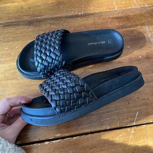 Nwob Alexis Bendel Braided Slides Sandals Size 7 Black